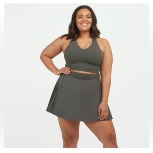 NWOT SPANX Get Moving Pleated Skort in Palm Green